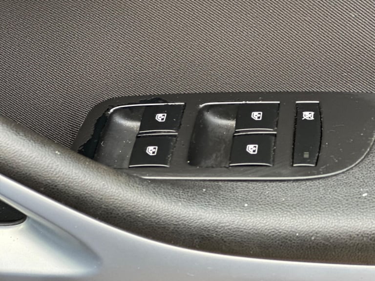 2013 Vauxhall Zafira Tourer 1.8 16V Exclusiv Euro 5 5dr Petrol