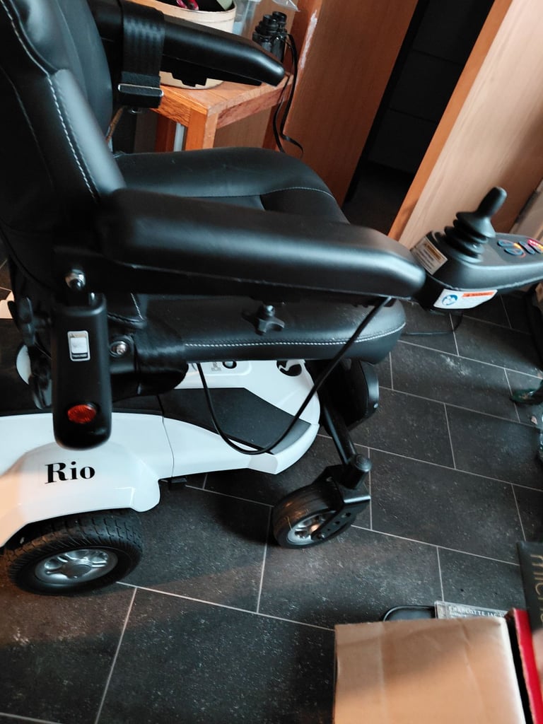 Scooter like new- pending sale. Holding till 6/10