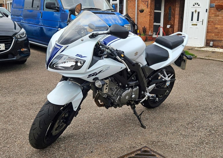 Suzuki, SV, 2011, 645 (cc)