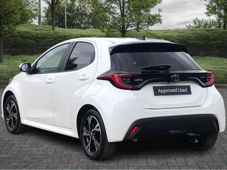 2025 Toyota Yaris 1.5 Hybrid Design 5dr CVT Hatchback Hybrid Automatic