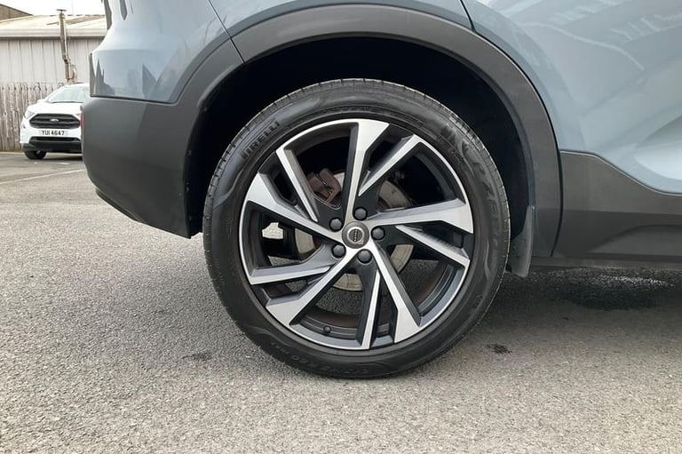 2020 Volvo XC40 2.0 B4P R DESIGN Pro 5dr Auto Semi-Auto Estate Petrol Semi Automatic