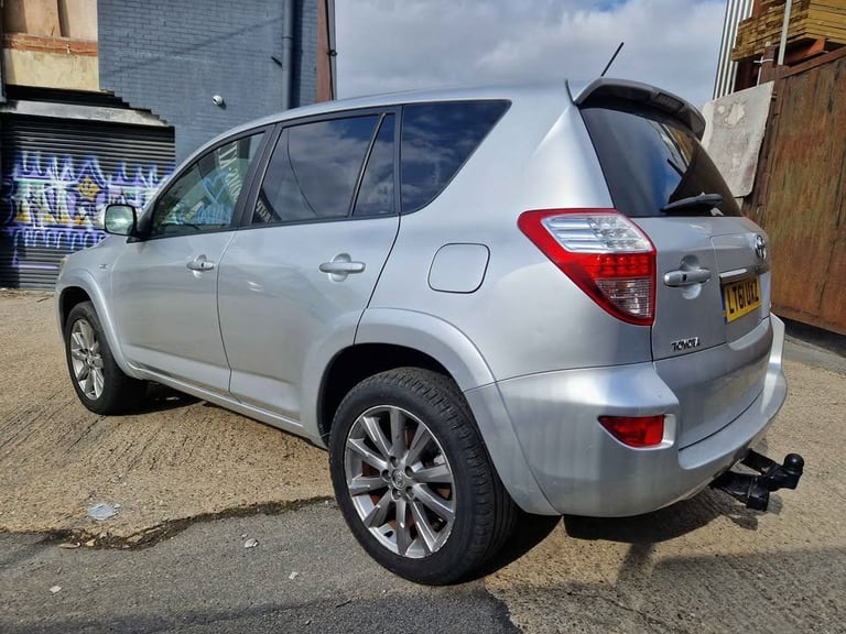 🚙 Toyota RAV4 SR – 2.2 Diesel 4x4 | Automatic | MOT July 2026 | Reliable SUV