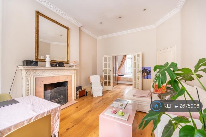 1 bedroom flat in Inverness Terrace, London, W2 (1 bed) (#2675908)
