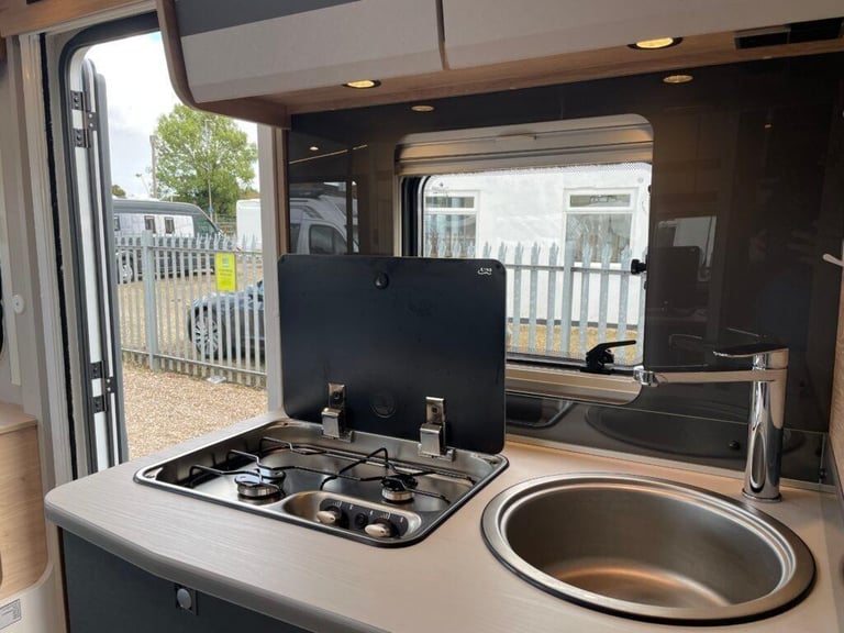 Dethleffs Globebus I6 GT 4 berth 4 belt A-class Singles 3500KG