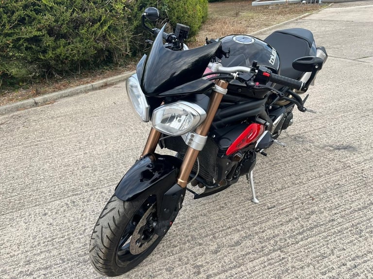 2013 13 TRIUMPH SPEED TRIPLE 1050 R BLACK NEW MOT HISTORY 12k MILES NAKED