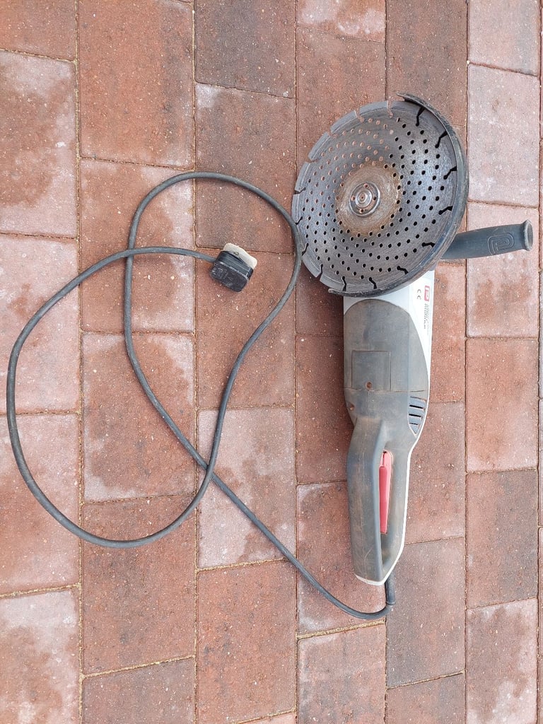 Large angle grinder with diamond blade