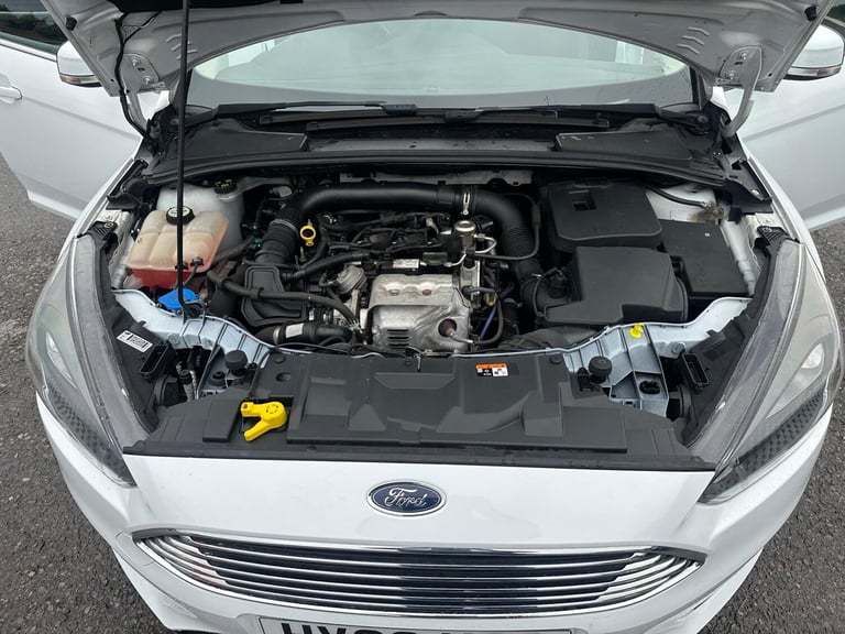 2016 Ford Focus 1.0T EcoBoost Titanium Euro 6 (s/s) 5dr HATCHBACK Petrol Manual
