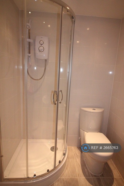 6 bedroom house in Weyside Road, Guildford, GU1 (6 bed) (#2665763)