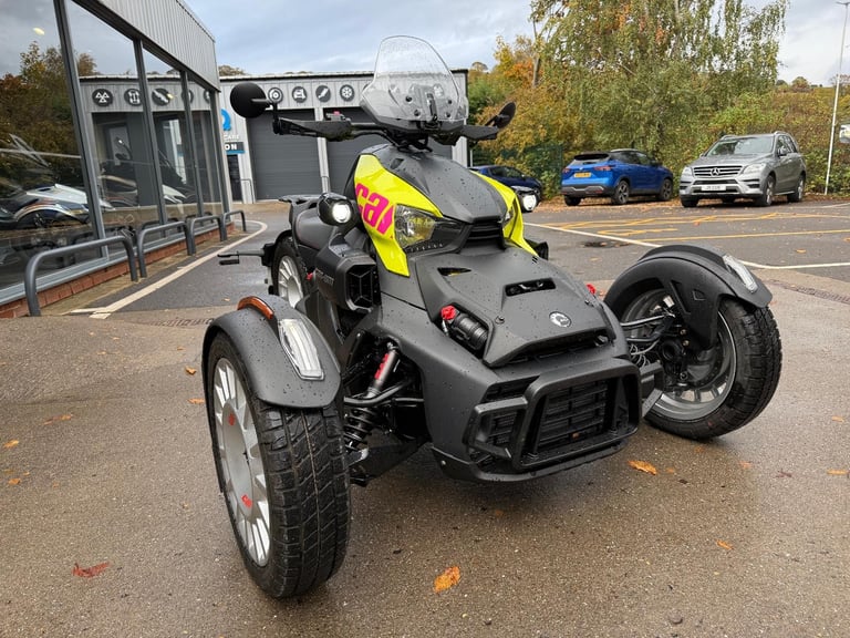 Can-Am Ryker 900 cc Fully automatic Spyder trike 