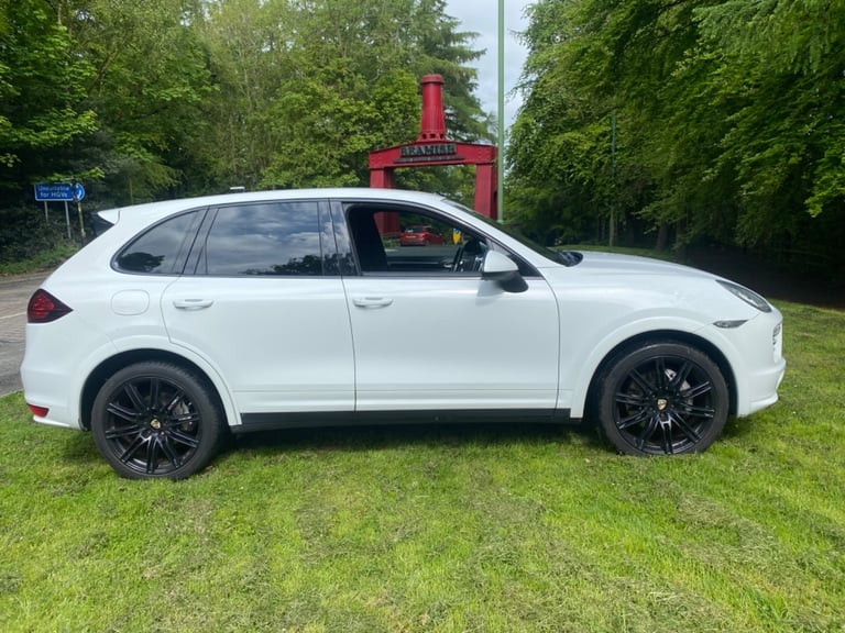 image for PORSCHE CAYENNE D V8 S TIPTRONIC S White Auto Diesel, 2013