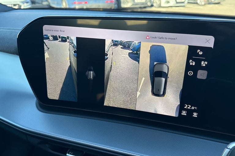 2025 Audi Q3 1.5 e-hybrid Launch Edition S Tronic Euro 6 (s/s) 5dr 26kWh SUV Automatic