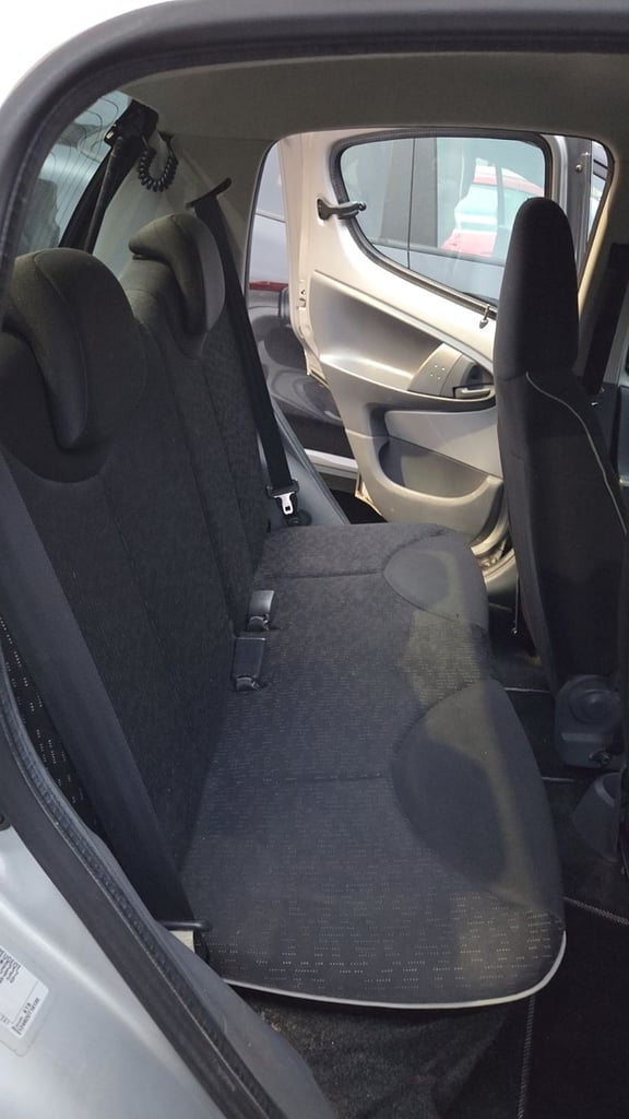 Peugeot, 107, Hatchback, 2011, Manual, 998 (cc), 5 doors
