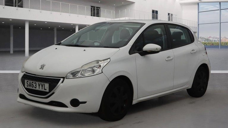 2013 Peugeot 208 1.2 VTi Access+ 5dr HATCHBACK PETROL Manual