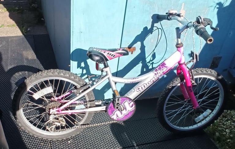 Kiddies bike, 16" wheels, only £10