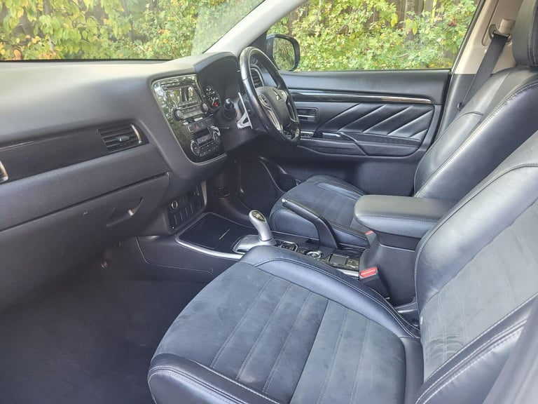  Mitsubishi Outlander 2.0h 12kWh GX3h CVT 4WD Euro 6 (s/s) 5dr Petrol/Electric Hybrid Automatic