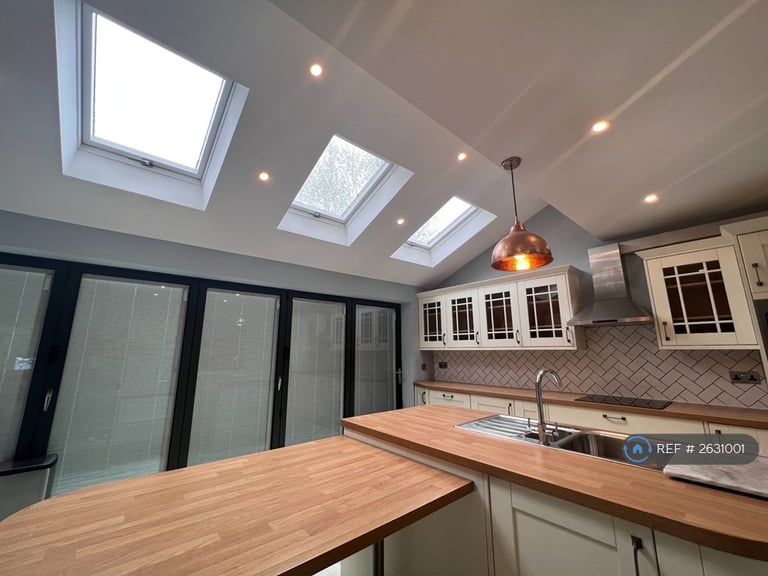 4 bedroom house in Holmwood Road, Manchester, M20 (4 bed) (#2631001)