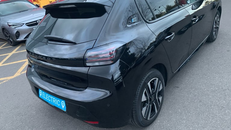 2024 Peugeot 208 50kWh E-Style Hatchback 5dr Electric Auto (7.4kW Charger) (136 ps) Hatchback Ele...