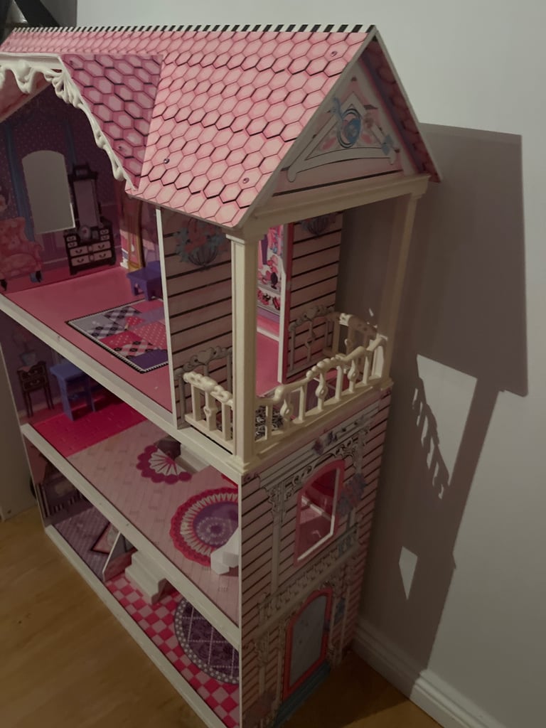 Large Dolls Play House