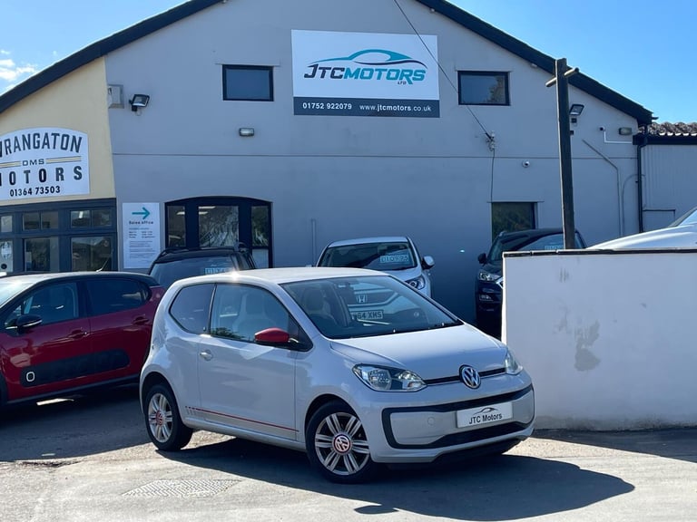 VOLKSWAGEN UP 1.0 75PS Up Beats 3dr Man, petrol, white + amazing sound system
