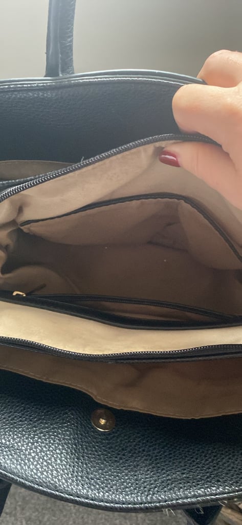Ladies black shoulder bag 