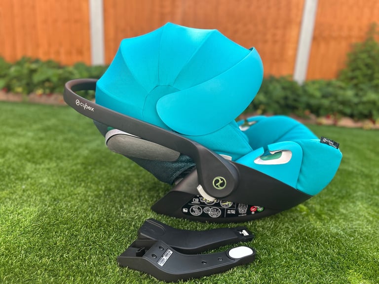 Cybex Cloud Z Mountain Blue Car Seat Include Buggy Adaptors