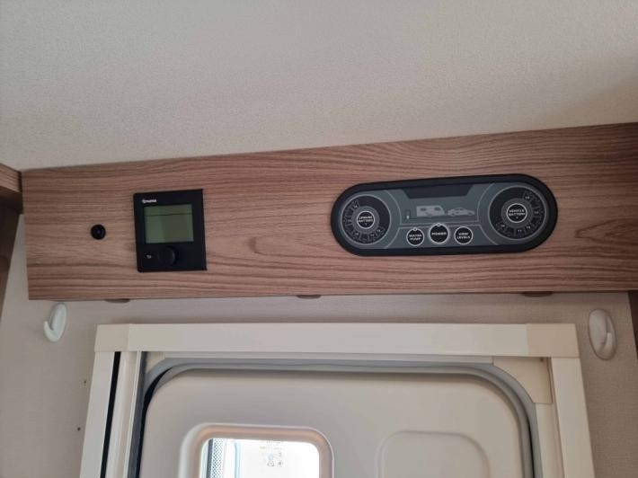 2015 Swift Challenger EVO 442 Used Caravan