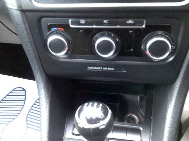 2011 Volkswagen Golf 1.6 TDI S Hatchback 5dr Diesel Manual Euro 5 (90 ps) Hatchback Diesel Manual