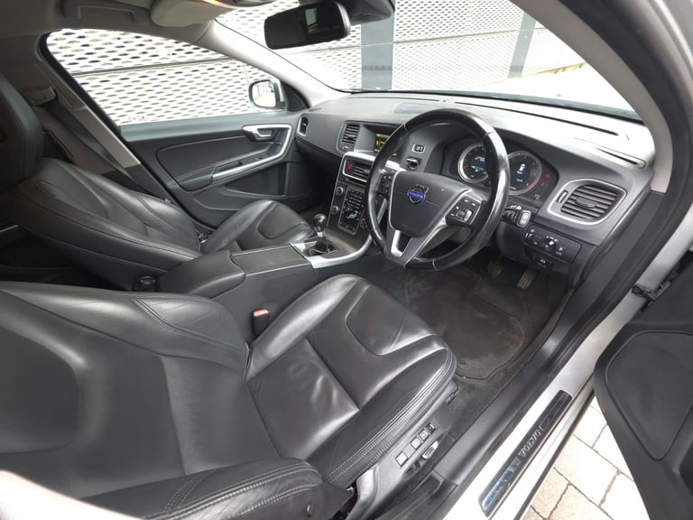 Volvo, V60, Estate, 2013, Manual, 1560 (cc), 5 doors