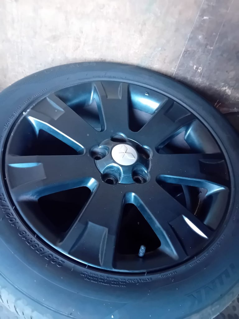 image for ORIGINAL ALLOYS 4X4 MITSUBISHI OUTLANDER WHEELS AND TYRES 