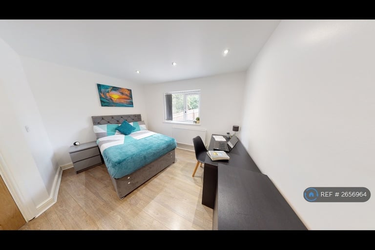 8 bedroom house in Charter Avenue, Coventry, CV4 (8 bed) (#2656964)