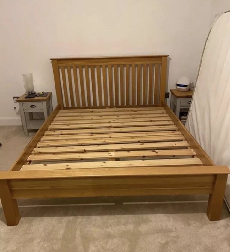 Devon Oak double bed frame, 2 bedside tables & dresser