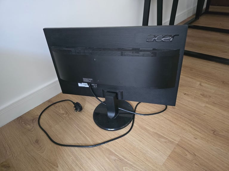 Acer Monitor 21 inch roughly (great for any space)