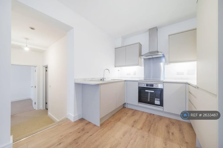 2 bedroom flat in Riviera Heights, Torquay, TQ2 (2 bed) (#2633487)