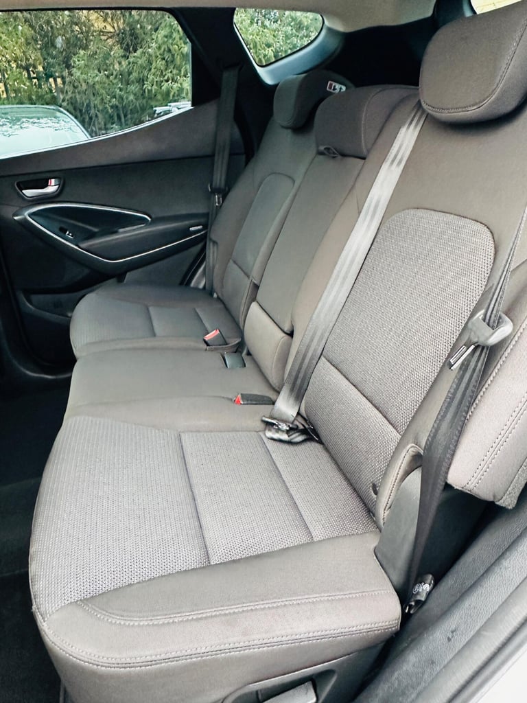 2016 Hyundai Santa Fe 2.2 CRDi SE 4WD Euro 5 5dr (5 seat) ESTATE Diesel Manual