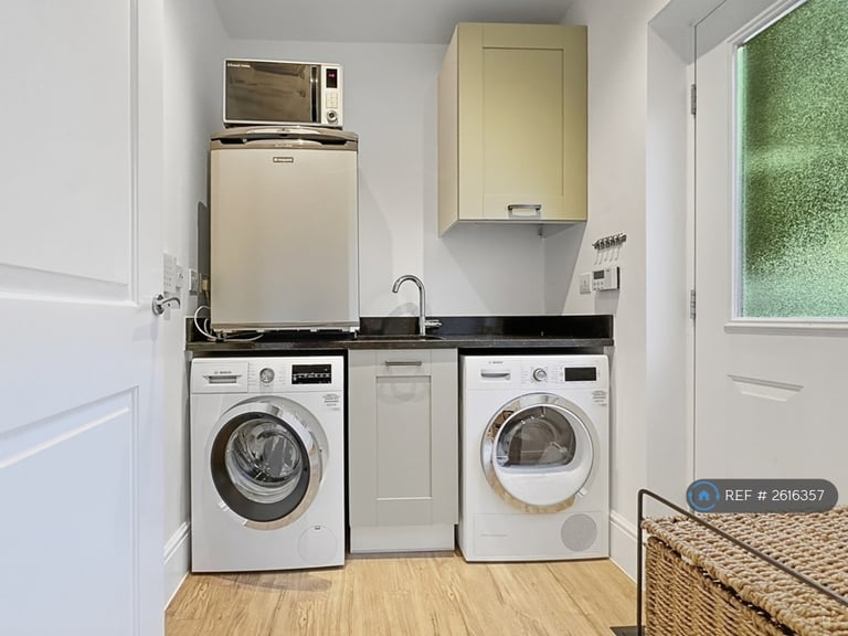 4 bedroom house in St. Edmunds Way, Cambridge, CB22 (4 bed) (#2616357)