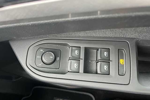 2022 Volkswagen Golf 1.5 TSI Life 5dr + 17' VENTURA + REAR TINTS Hatchback Hybrid Manual