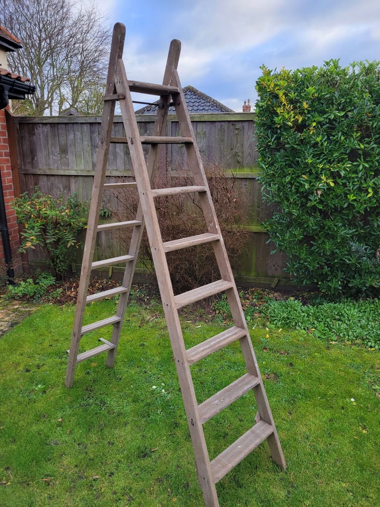 Vintage wooden steps 