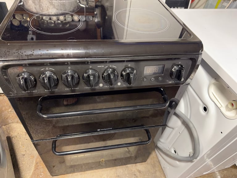 image for Hotpoint electric ceramic cooker black