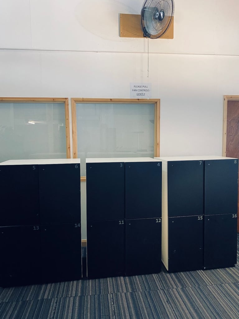 5x £700 each Black-White Storage lockers Smart Wireless Remote Keyless Electronic Access