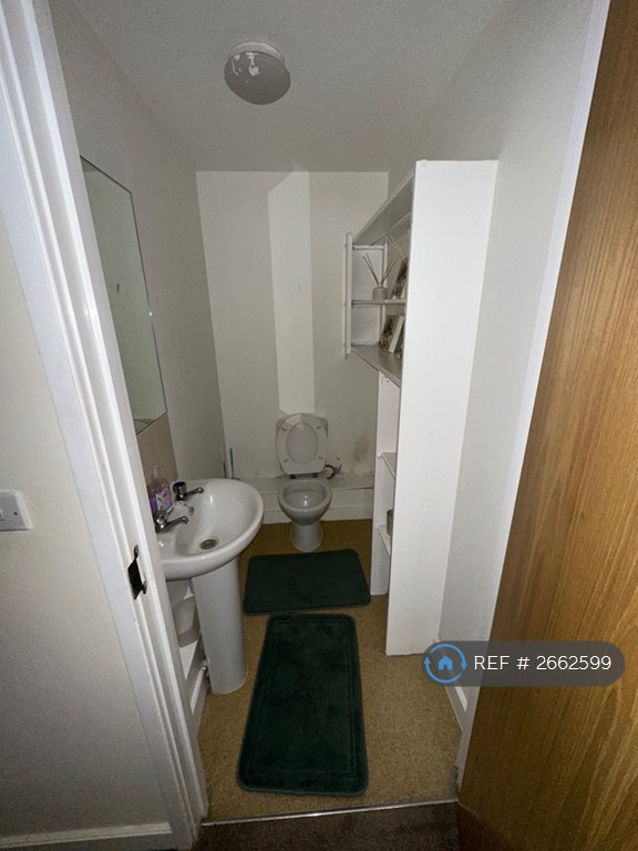 3 bedroom flat in Boulevard Drive, London, Colindale, NW9 (3 bed) (#2662599)