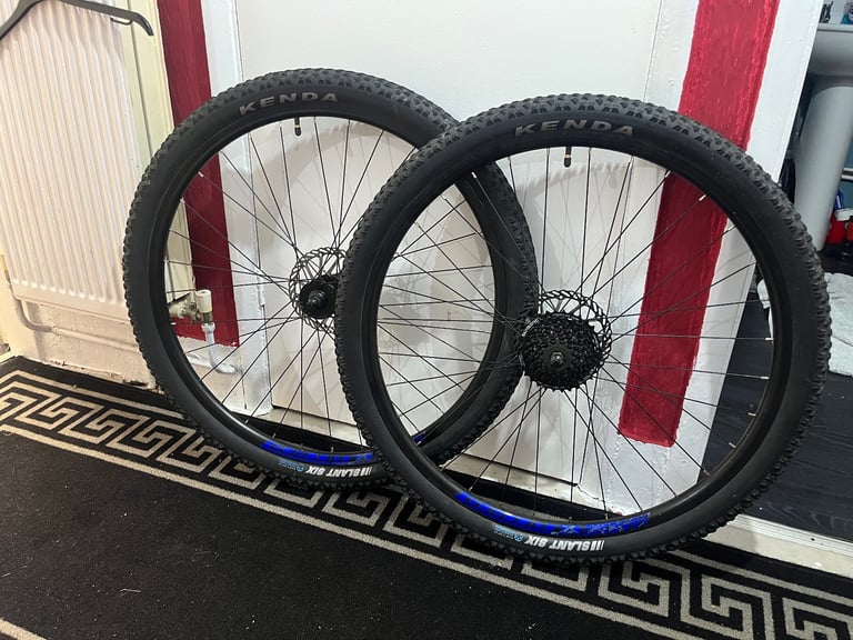 image for 29inch carrera hellcat wheel set, brand new only been risen on for 2 weeks 