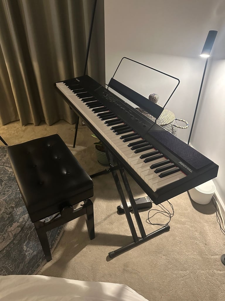 image for Electric Keyboard Bundle (Like New)