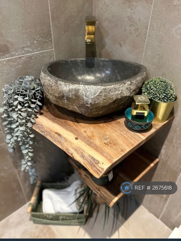 1 bedroom flat in Northfield Place, Aberdeen, AB25 (1 bed) (#2675618)