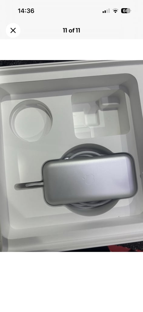 Apple Vision Pro 512GB 21W small and medium band. 