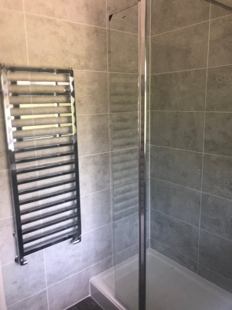 Room available - 5 mins walk to Ashford International Station 