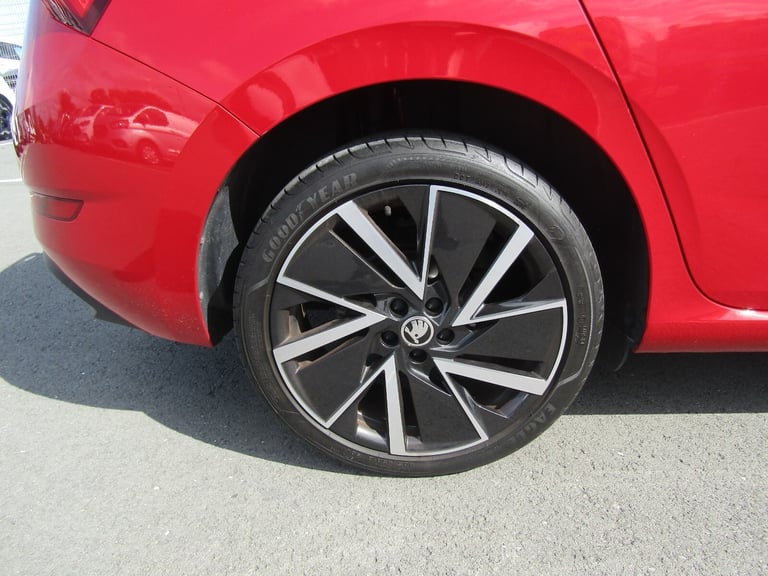 2021 Skoda Scala 1.6 TDI SE L 5dr - Glass Pan Roof / Sat Nav / 18'' Alloys and more! Hatchback Di...