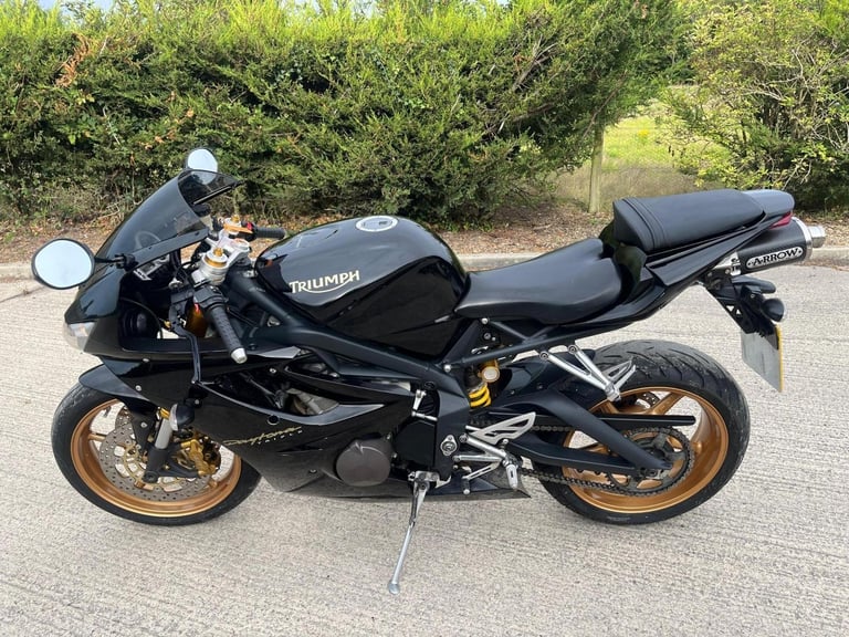 2007 07 TRIUMPH DAYTONA 675 SPORTS 600 WHITE NEW MOT SUPERSPORT TRIPLE BLACK