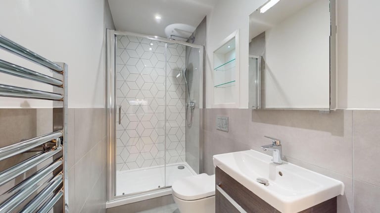 🏡 Modern 1-Bed Flat + Gym & Cinema | Flexible Tenancy | Co Lets & Subletters – Raynes Park SW20