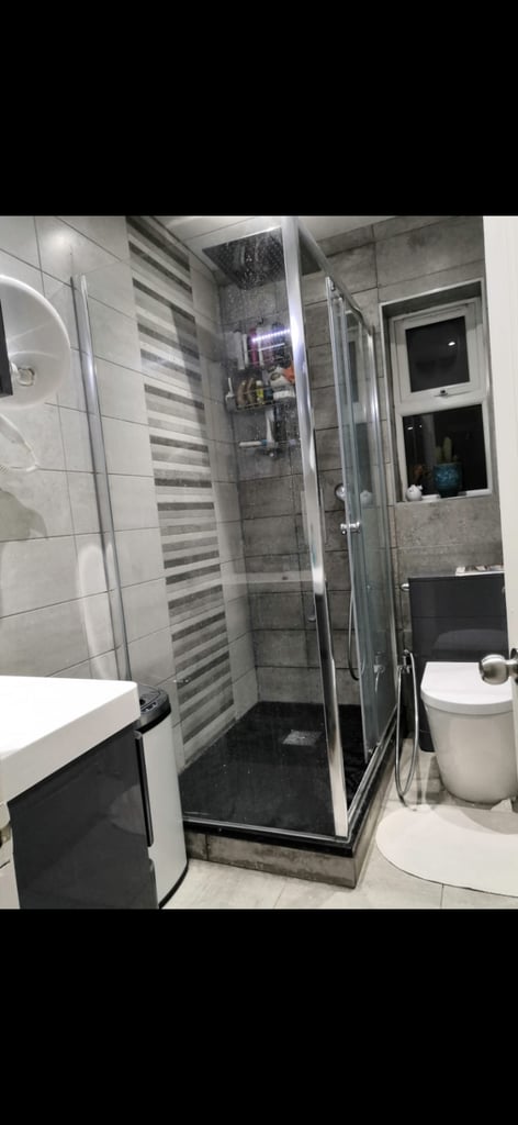 2 Rooms in 2 Bedroom Modern House 