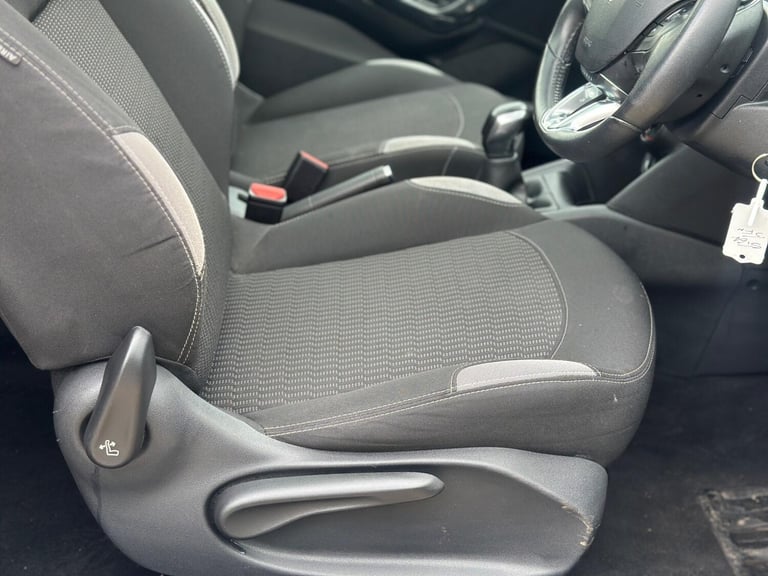 2014 Peugeot 208 1.2 VTi PureTech Style Euro 5 3dr HATCHBACK Petrol Manual